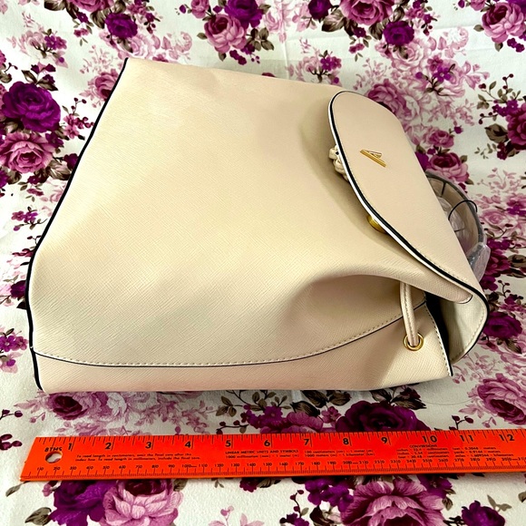 Vanessa Williams Lush Backpack with Dust Bag - Picture 6 of 8